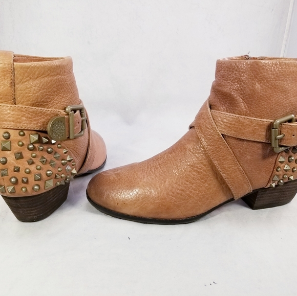 VINCE CAMUTO STEAMPUNK STUDDED BUCKLE SIDE ZIPPER TAN LEATHER ANKLE BOOTS SZ 10 - Picture 6 of 9